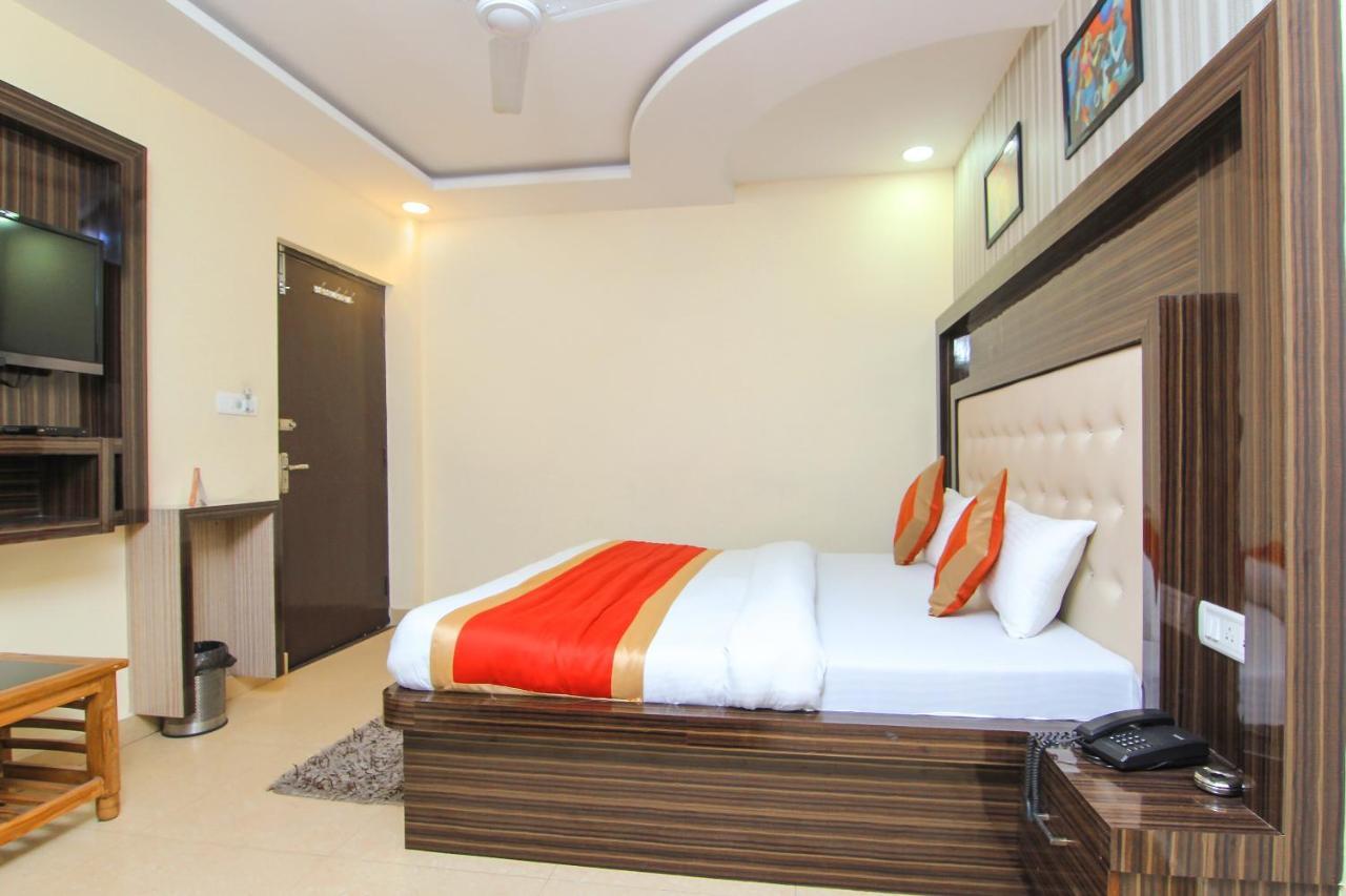 Oyo 8883 Hotel Comfort Zone Lucknow Eksteriør billede