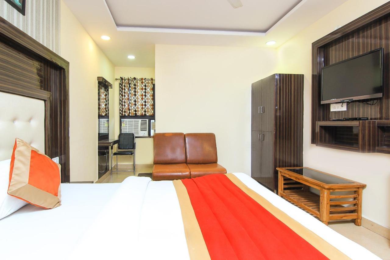 Oyo 8883 Hotel Comfort Zone Lucknow Eksteriør billede