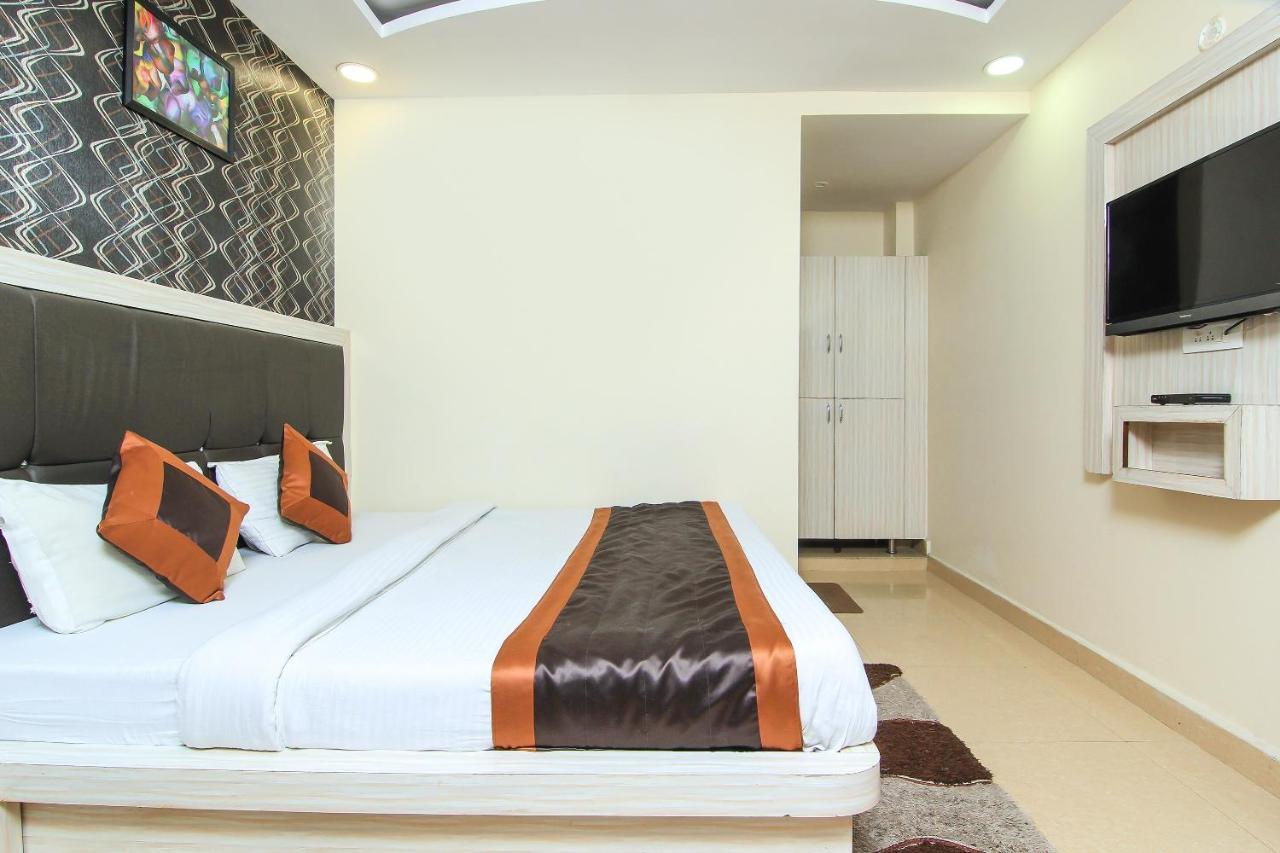 Oyo 8883 Hotel Comfort Zone Lucknow Eksteriør billede