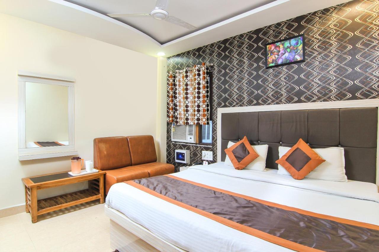 Oyo 8883 Hotel Comfort Zone Lucknow Eksteriør billede