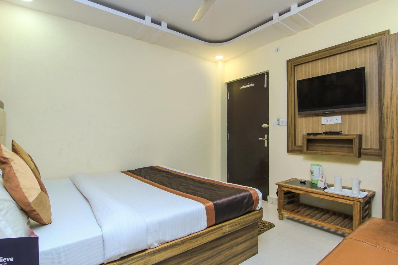 Oyo 8883 Hotel Comfort Zone Lucknow Eksteriør billede